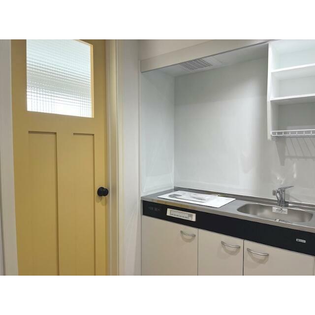キッチン　一人暮らしに丁度いいサイズ、お手入れ楽々のＩＨキッチンです！