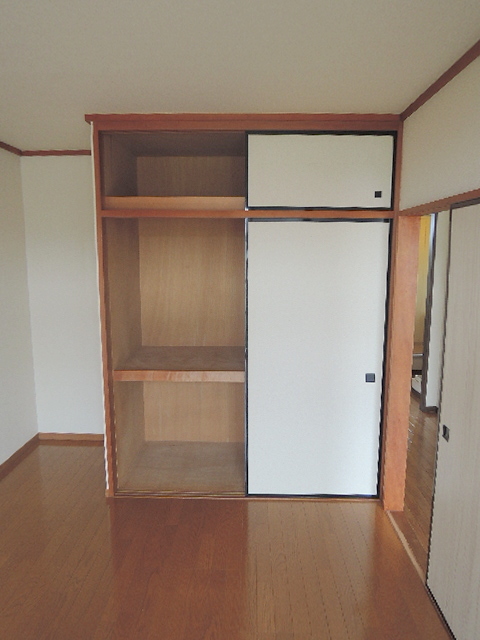 トイレ　天袋付きの収納