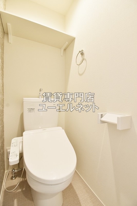 トイレ　温水洗浄便座付き