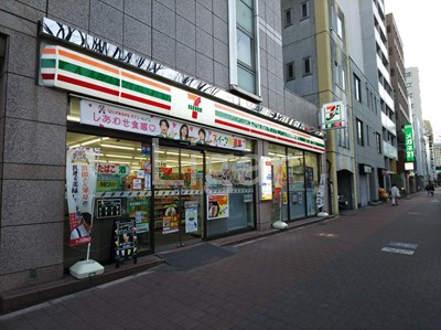 コンビニ　セブンイレブン早稲田店（コンビニ）まで246m