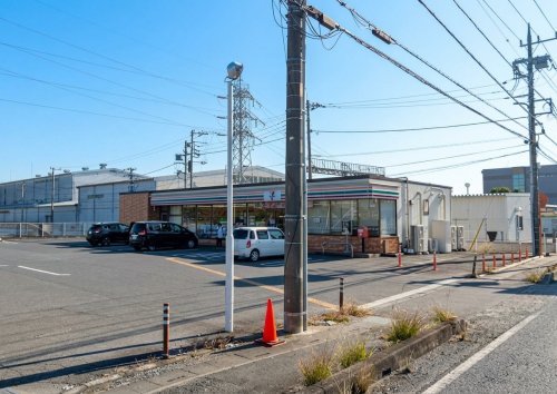 コンビニ　セブン-イレブン東松山柏崎店（コンビニ）まで1075m
