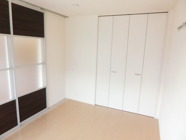 その他部屋・スペース　お部屋に収納があるので広々使えますね