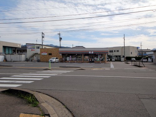 コンビニ　セブンイレブン長野里島店（コンビニ）まで703m
