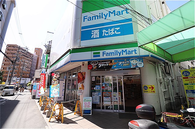 コンビニ　ファミリーマート大東赤井店（コンビニ）まで494m