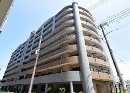 大阪市平野区瓜破のマンションの建物外観