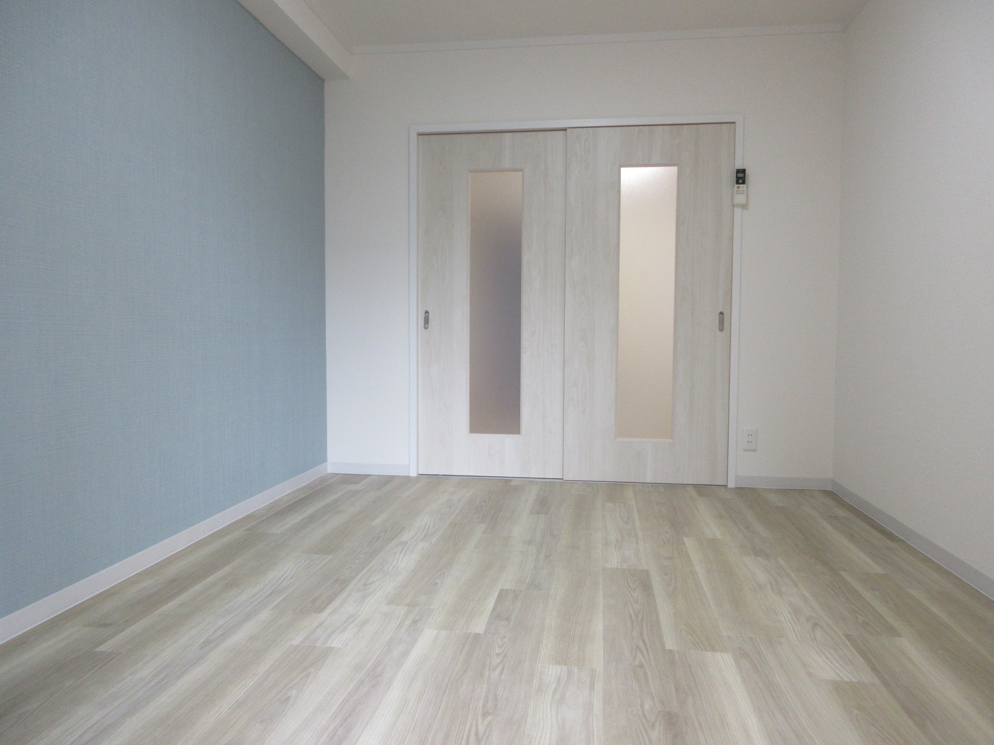 居室・リビング　別のお部屋です。現状を優先させていただきます。