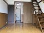 居室・リビング　ロフトへは階段で上がれます