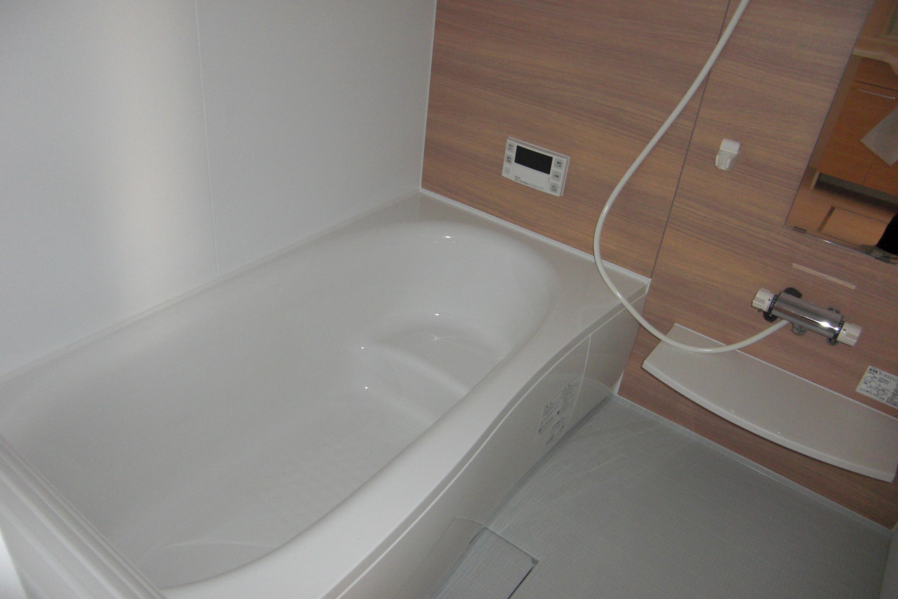 バス・シャワールーム　一坪風呂！追い炊き・浴室乾燥機付き！