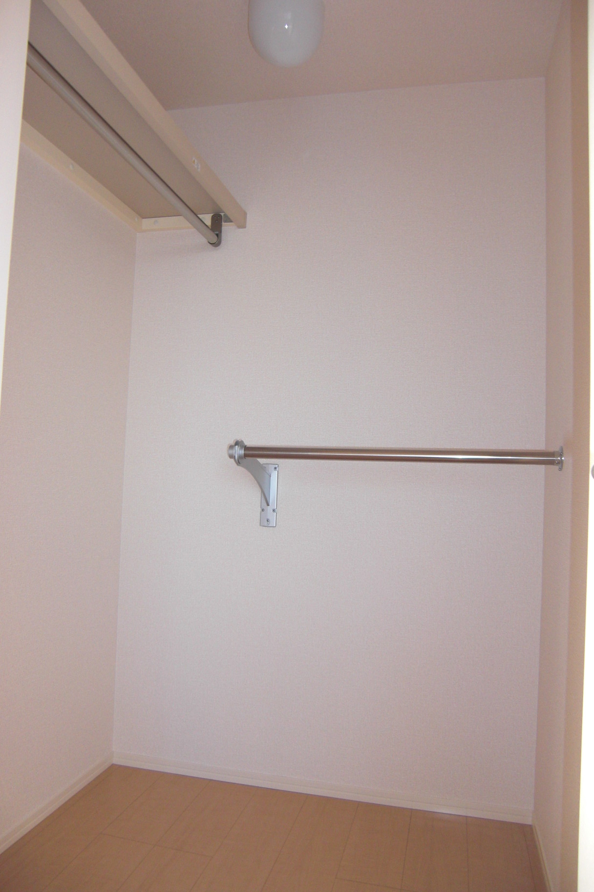 収納　大きなウォークインクローゼットが魅力！