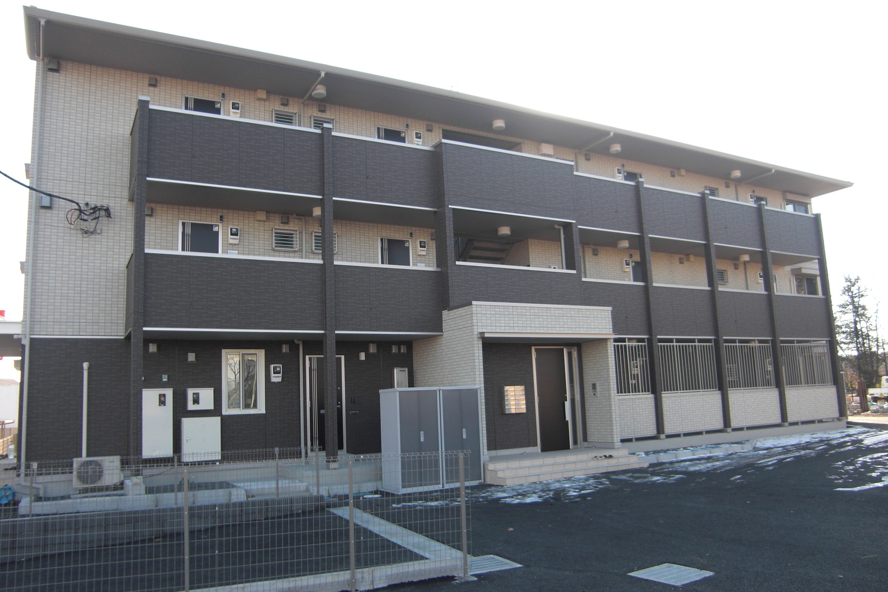 建物外観　今人気のD-room！１階2LDK！オートロック付き！