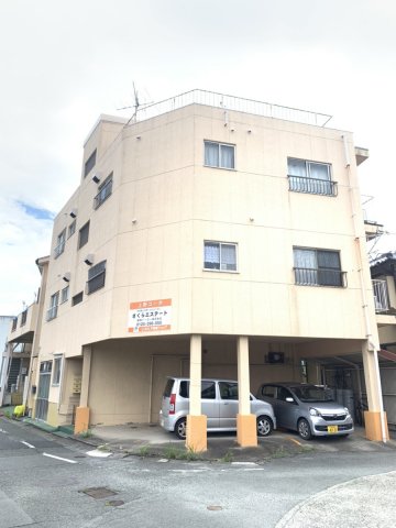 建物外観　地震に強い鉄骨造アパート。
