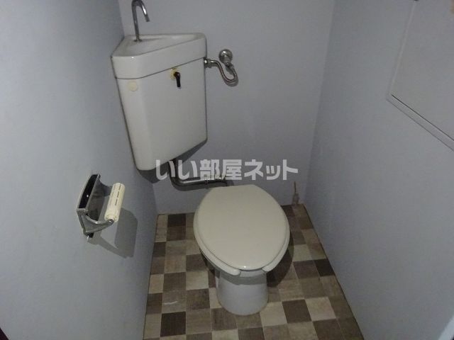 【田中ビルのトイレ】