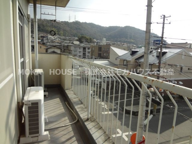 ＪＲ山陽本線 姫路駅 バス乗車時間：20分 最寄りバス停で下車 徒歩3分 3階建 築49年の内装写真
