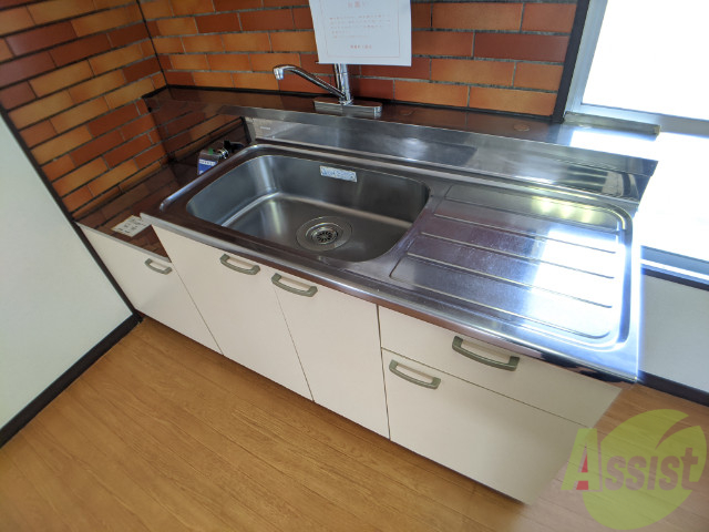 キッチン　調理スペースがしっかりあるので料理もちゃんと出来そうですね。