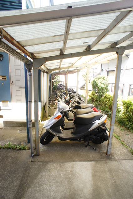 その他共有部分　雨の日でも安心して止められる屋根付駐輪場☆