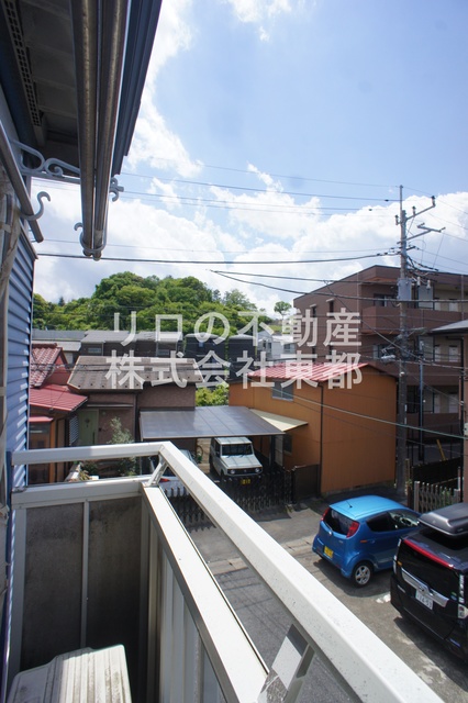 バルコニー　お天気のいい日は洗濯物も気持ちよく干せますね！