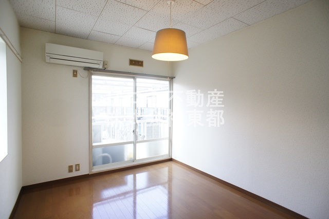 居室・リビング　南西向きなので暖かな日差しが入りますね♪