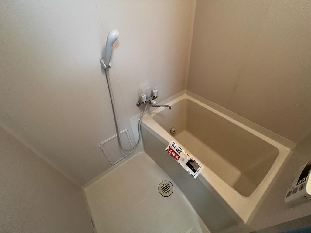 バス・シャワールーム　室内写真は同タイプの別部屋になります。