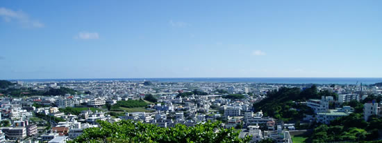 【豊見城市字豊見城のマンションの公園】