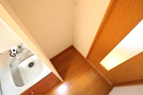 その他　大型家電設置スペースもキッチン脇にご用意！