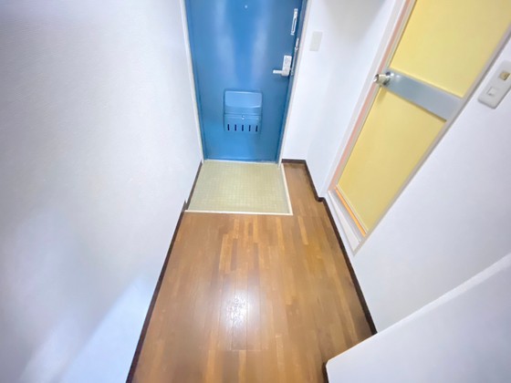 玄関　＊別号室の写真です