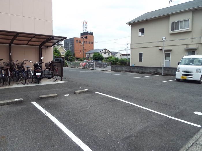 【福山市南蔵王町のマンションの駐車場】