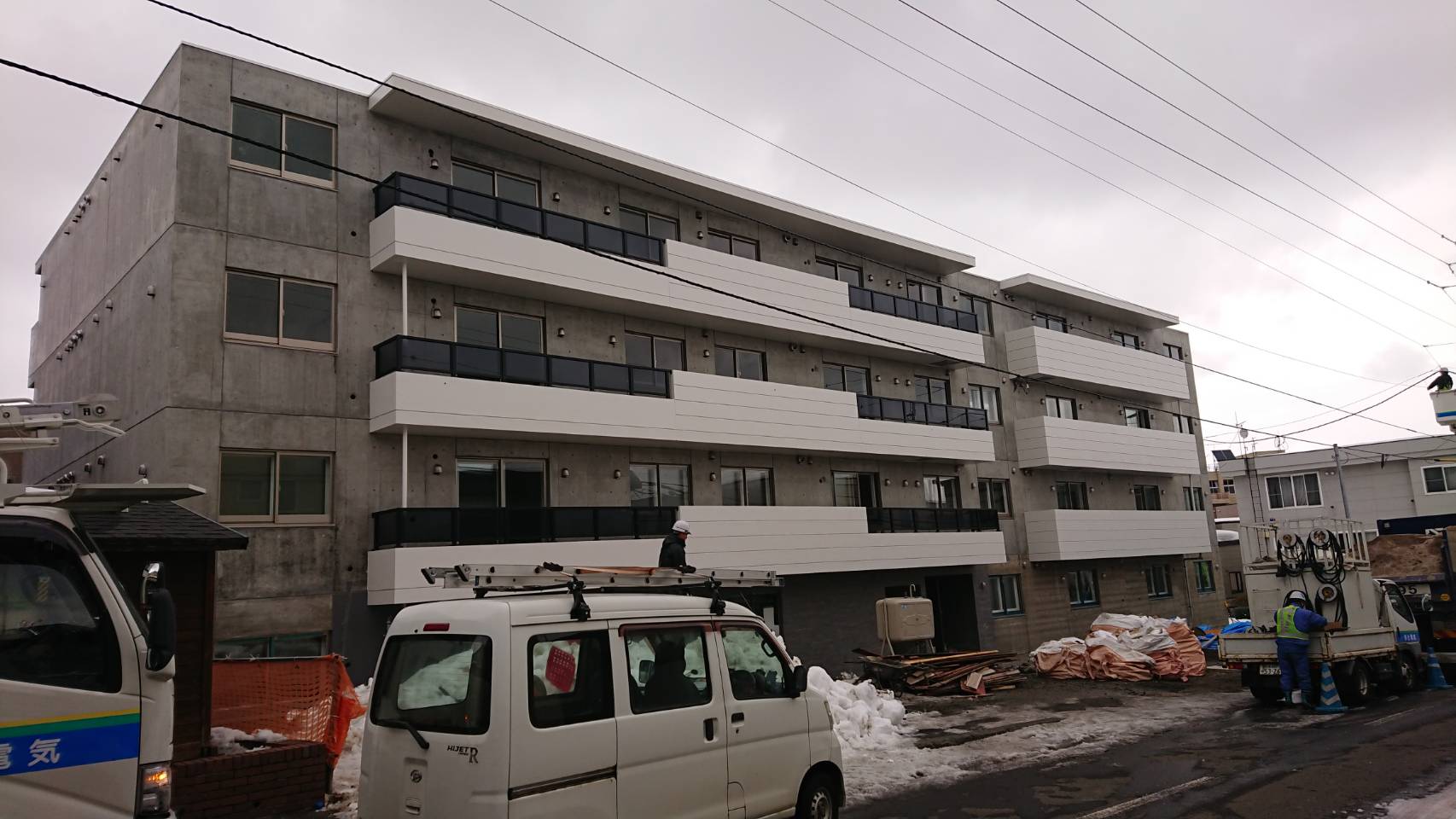 札幌市手稲区富丘一条のマンションの建物外観