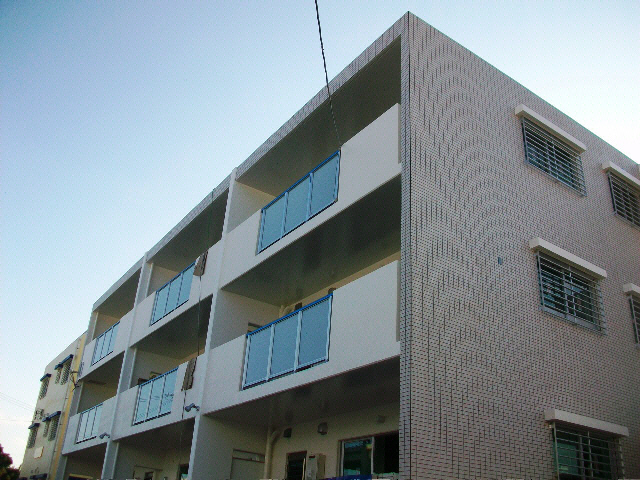 那覇市首里平良町のマンションの建物外観
