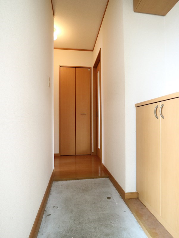 玄関　※別室参考画像