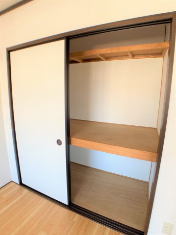 収納　別部屋反転間取りのお写真となります。