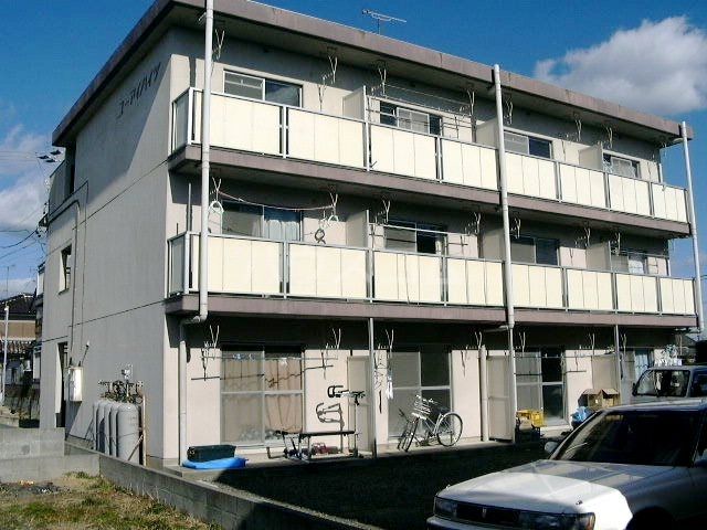 【浜松市中央区坪井町のマンションの駐車場】