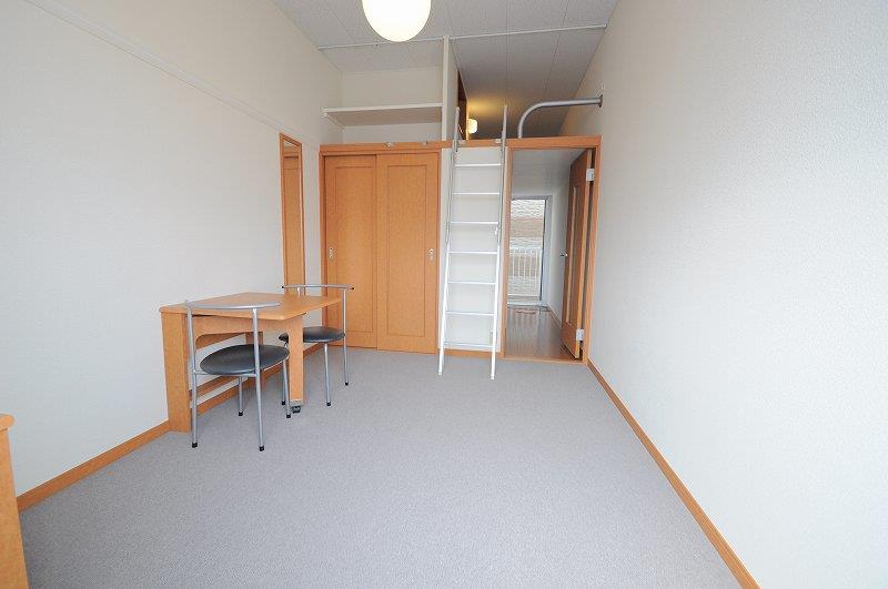 居室・リビング　当社人気のロフトタイプ！開放的なお部屋が好きな人へ