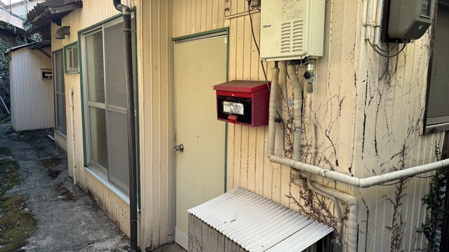 エントランス　玄関前