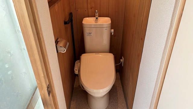 トイレ　洗浄機能付きトイレ