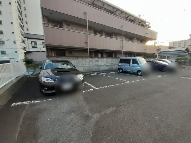 【マイルストーン石名坂の駐車場】