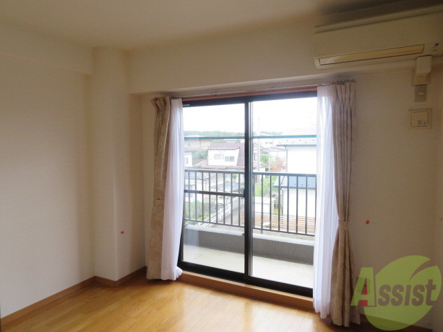 その他部屋・スペース　洋室の家具の配置を考えてみるのも楽しいですよ。