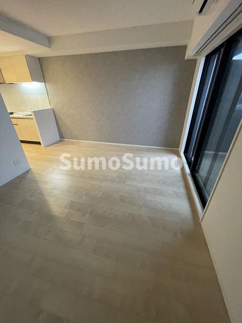 居室・リビング　こちらのリビングで趣味の時間をお楽しみください