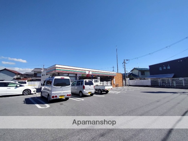 コンビニ　セブンイレブン（コンビニ）まで596m