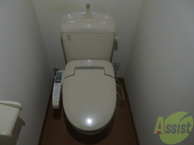 トイレ　ウォシュレット付きのトイレです。シャワートイレは日本の宝。