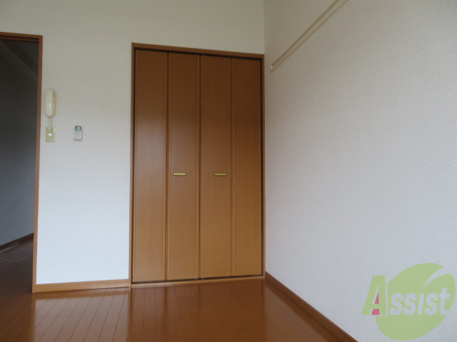 収納　収納がありました。お洋服や荷物はここへ。