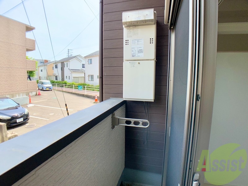 バルコニー　バルコニーがあるので洗濯物は外に干せそうですね～