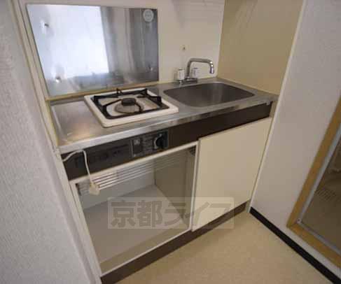 キッチン　ビルドインの一口ガスコンロ付きです。