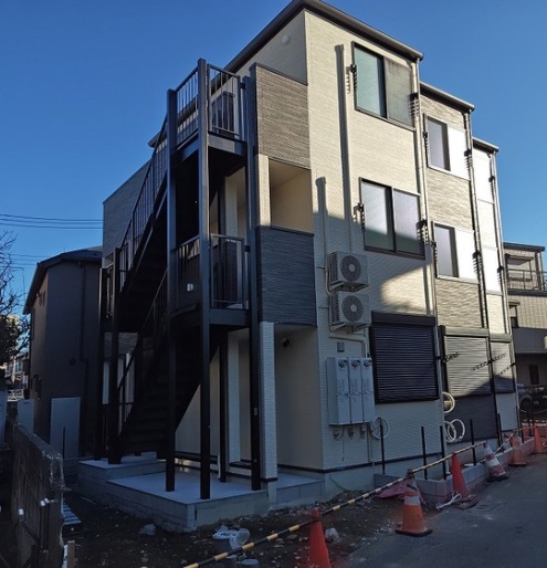 建物外観　★３階建ての３階最上階・角部屋※エレベーター無
