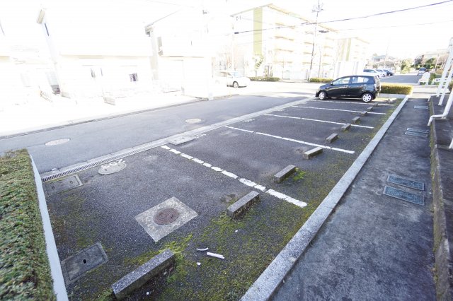 【千葉市緑区おゆみ野のアパートの駐車場】