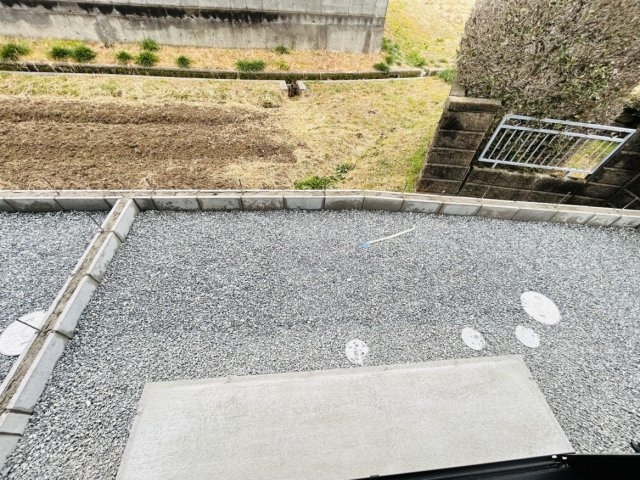 【姫路市四郷町本郷のアパートのバルコニー】