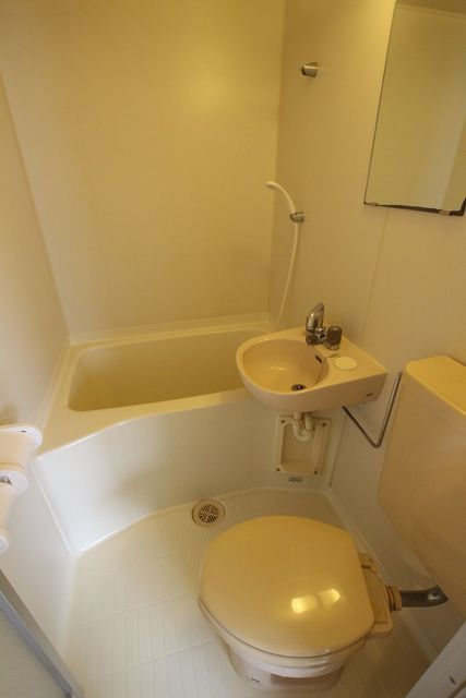 トイレ　３点ユニットバス