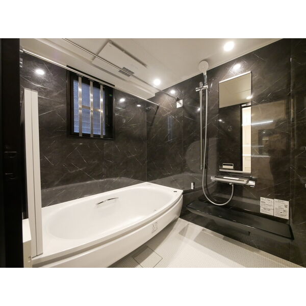 バス・シャワールーム　浴室暖房乾燥機付(ランドリーパイプ2本)