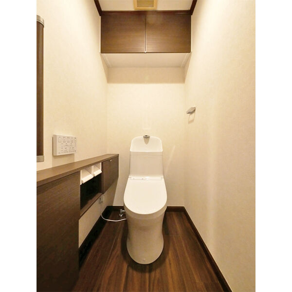 トイレ　リモコン式温水洗浄便座/トイレカウンター