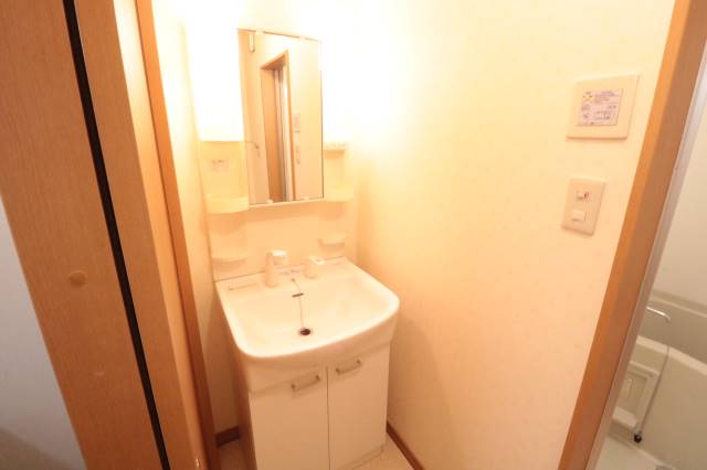 洗面設備　シャンドレで朝の準備バッチリ♪