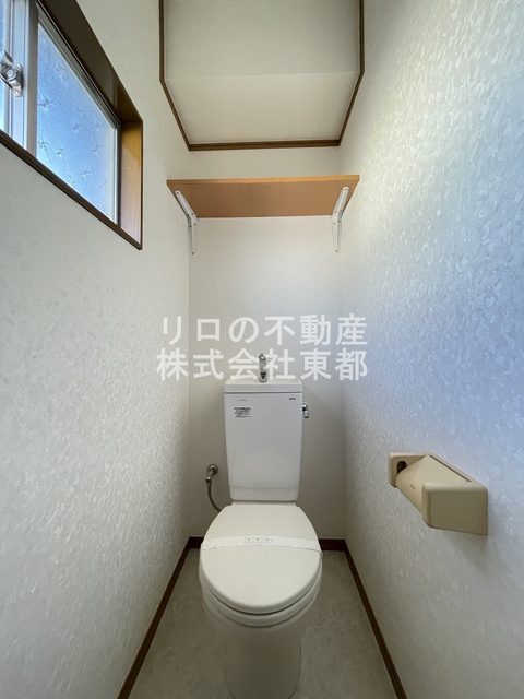 トイレ　白基調で清潔感のあるトイレです♪